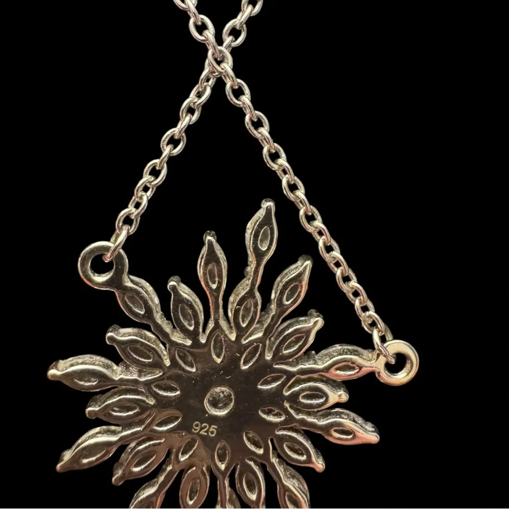 Snowflake design necklace 925 SS with CZ’s